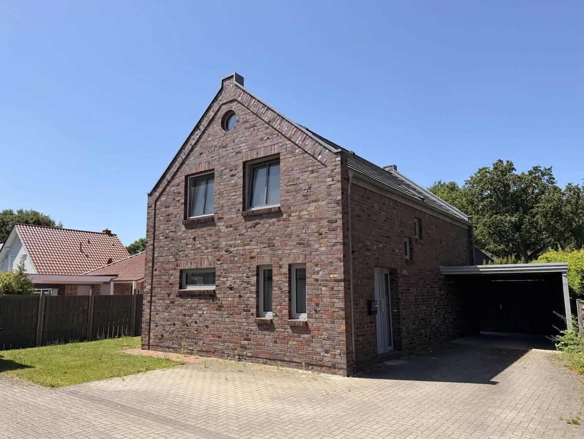 Modernes Einfamilienhaus in ruhiger Lage von Oldenburg-Etzhorn! – 26125 Oldenburg – Bild 1 von 9