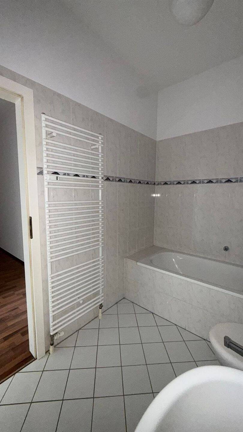 Wunderschöne Kaßbergwohnung mit Balkon und Einbauküche – Chemnitz – Vorschaubild 9