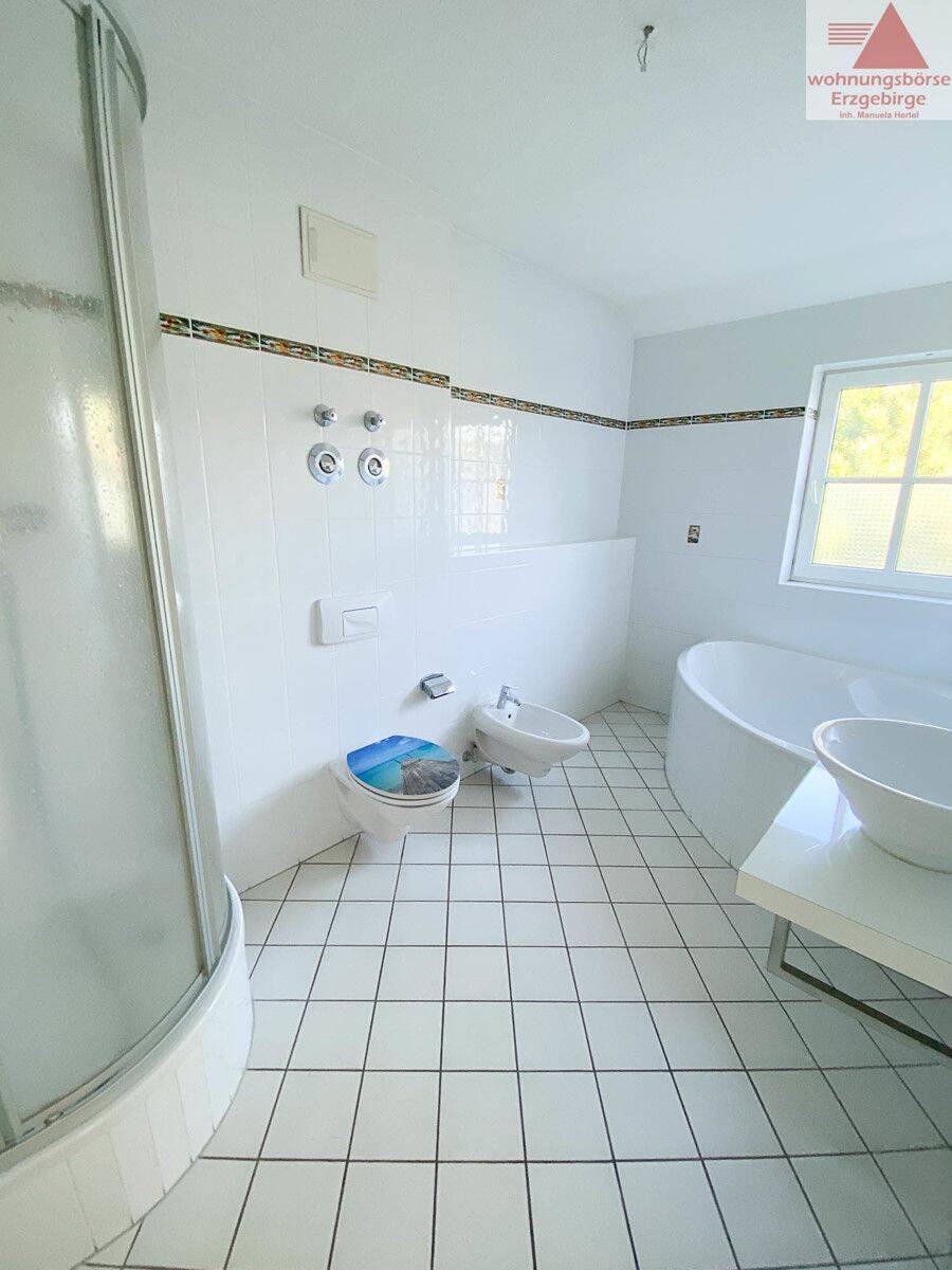 Wunderschöne Maisonette-Wohnung mit Balkon und Tageslichtbad – Chemnitz – Vorschaubild 6