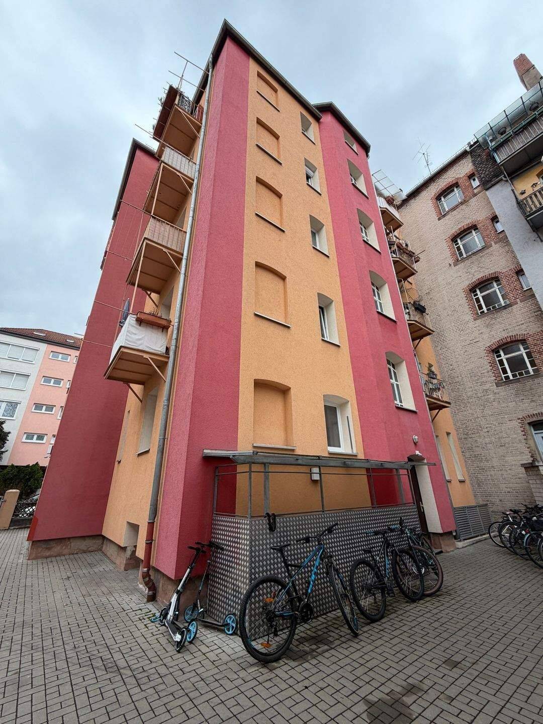 Die perfekte Kapitalanlage in Bestlage – hochwertig saniert & sofort vermietbar - 2-Zimmer-Wohnung mit Garage, Außenstellplatz und Küche – Nürnberg – Vorschaubild 2
