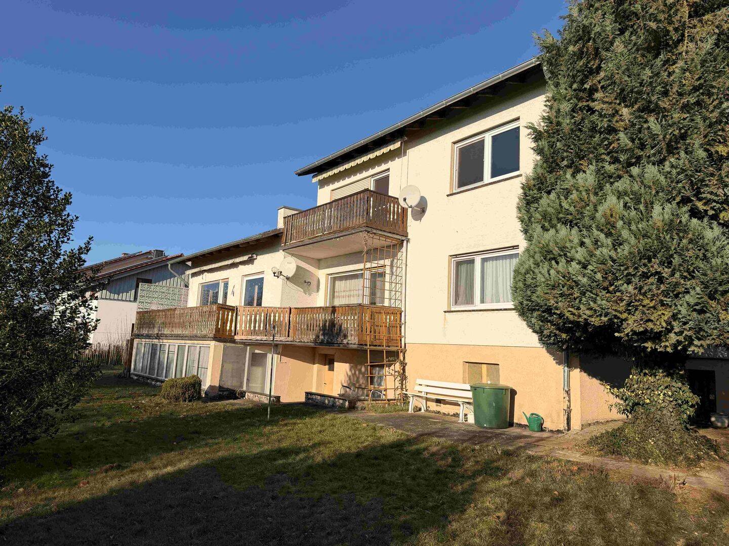 Großzügiges Zweifamilienhaus auf sonnigem Südgrundstück in Edertal-Bergheim – Edertal – Vorschaubild 3