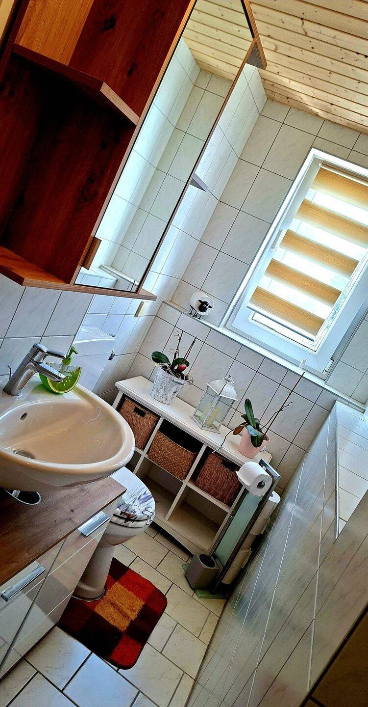 Möbelierte 1,5 Zi.-Whg. in TOP Wohnlage ! Bad mit Fenster+Wanne u.v.m. – Chemnitz – Vorschaubild 7