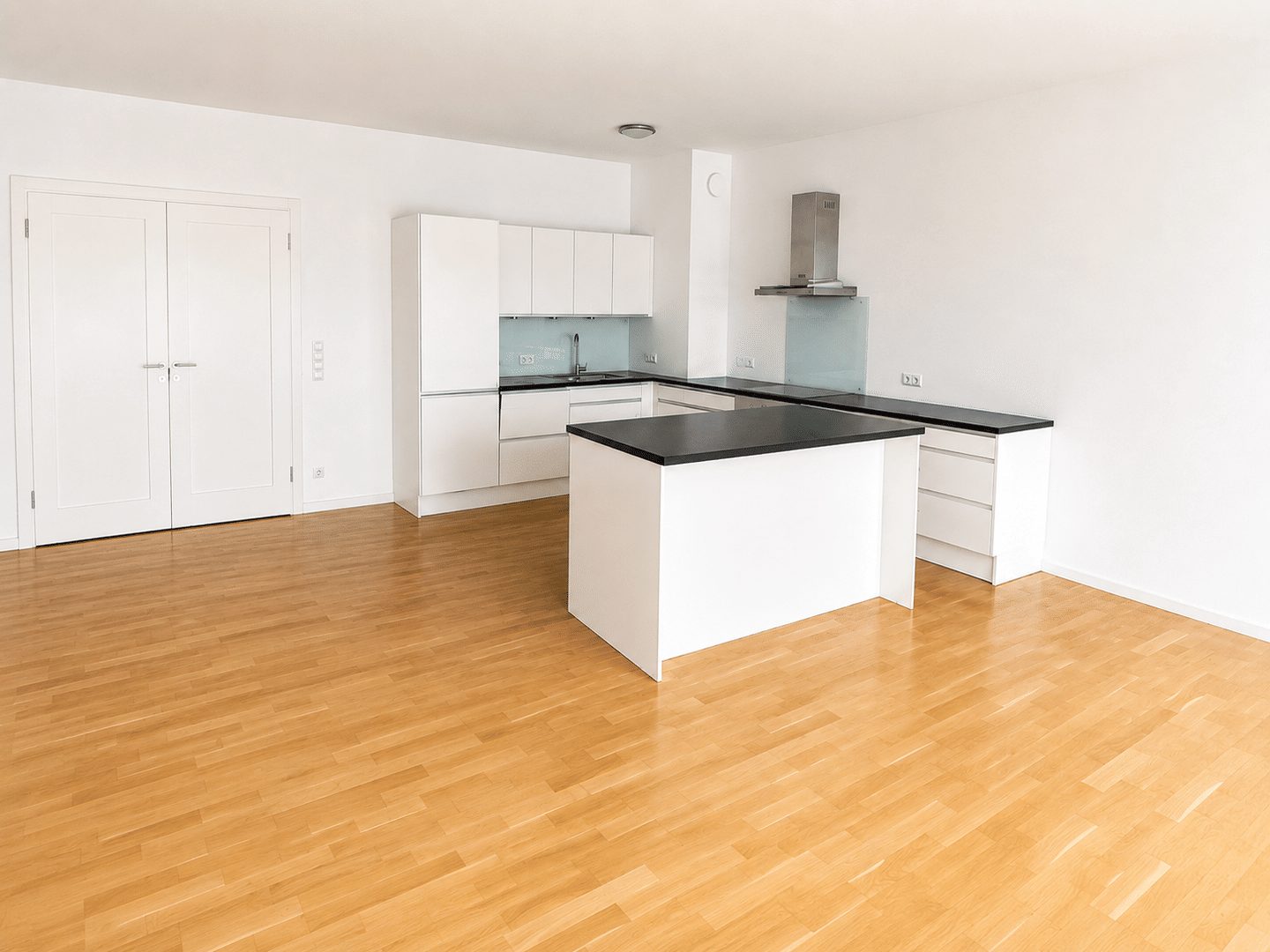 Provisionsfrei: Helle 2-Zimmer-Wohnung mit zwei Balkonen nahe Gleisdreieck – Berlin – Vorschaubild 3