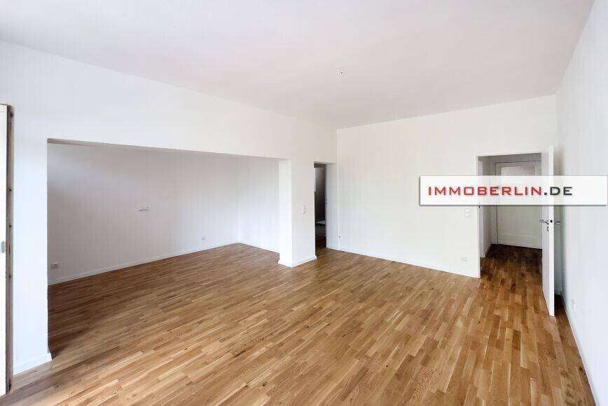 IMMOBERLIN.DE - 2026 perfekt renovierte Wohnung mit Südwestbalkon & Lift in zentraler Lage – Berlin – Bild 1 von 9