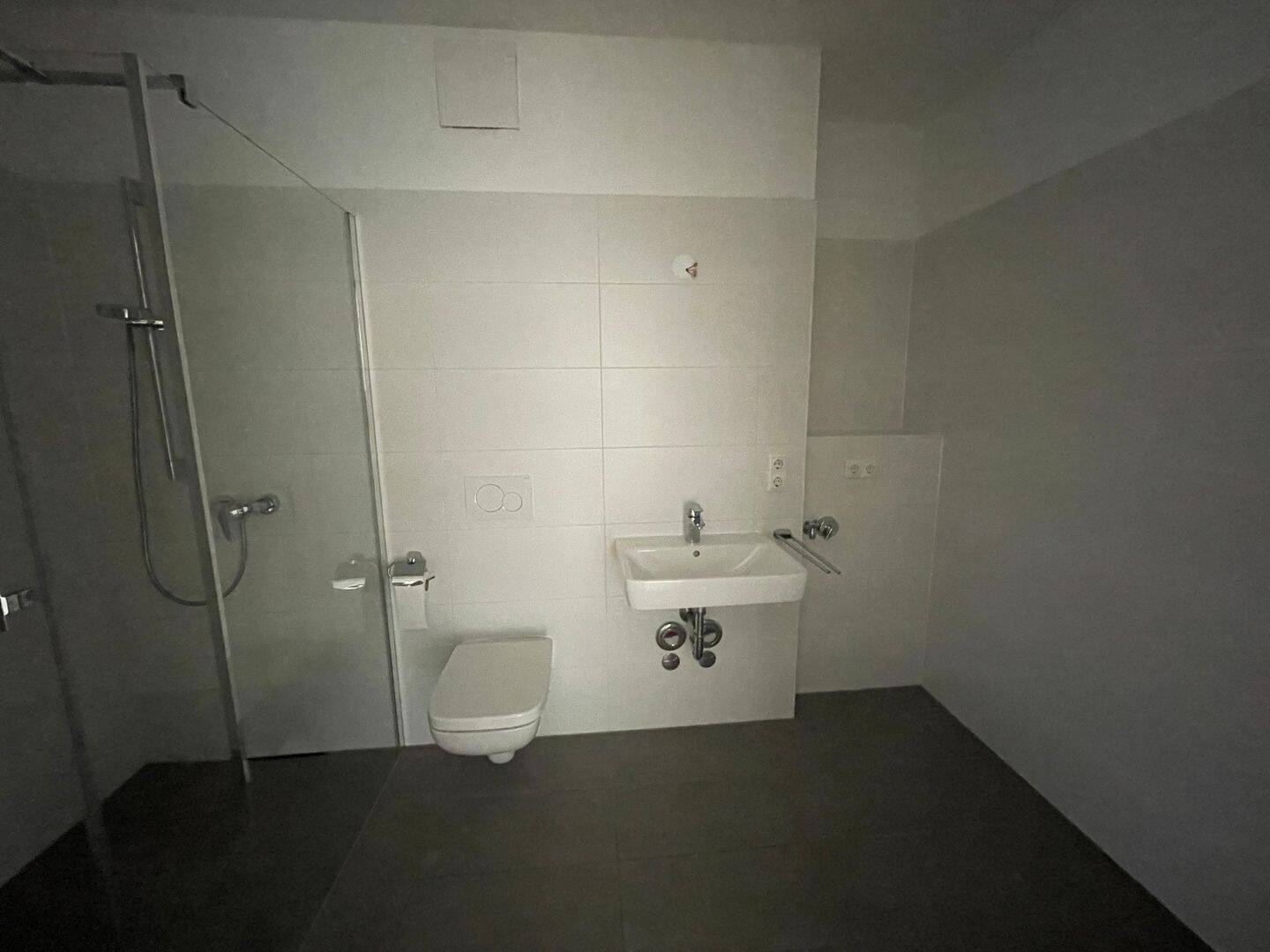 Modern wohnen: Tiefgarage, EBK und ein großer Balkon! – Erlangen – Vorschaubild 7