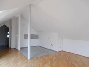 4 Zimmer-Wohnung mit Tageslichtbad und Balkon – 85051 Ingolstadt – Vorschaubild 3