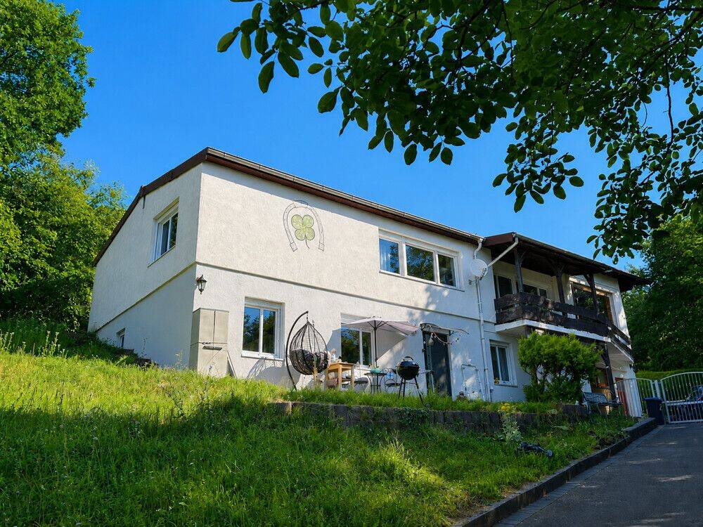 Großzügig, grün und vielseitig: Wohnen mit Platzangebot für ein bis zwei Familien!