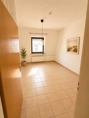 Großzügige 3-Zimmer-Altbauwohnung mit Einbauküche und großer Dachterrasse – 47226 Duisburg – Vorschaubild 7