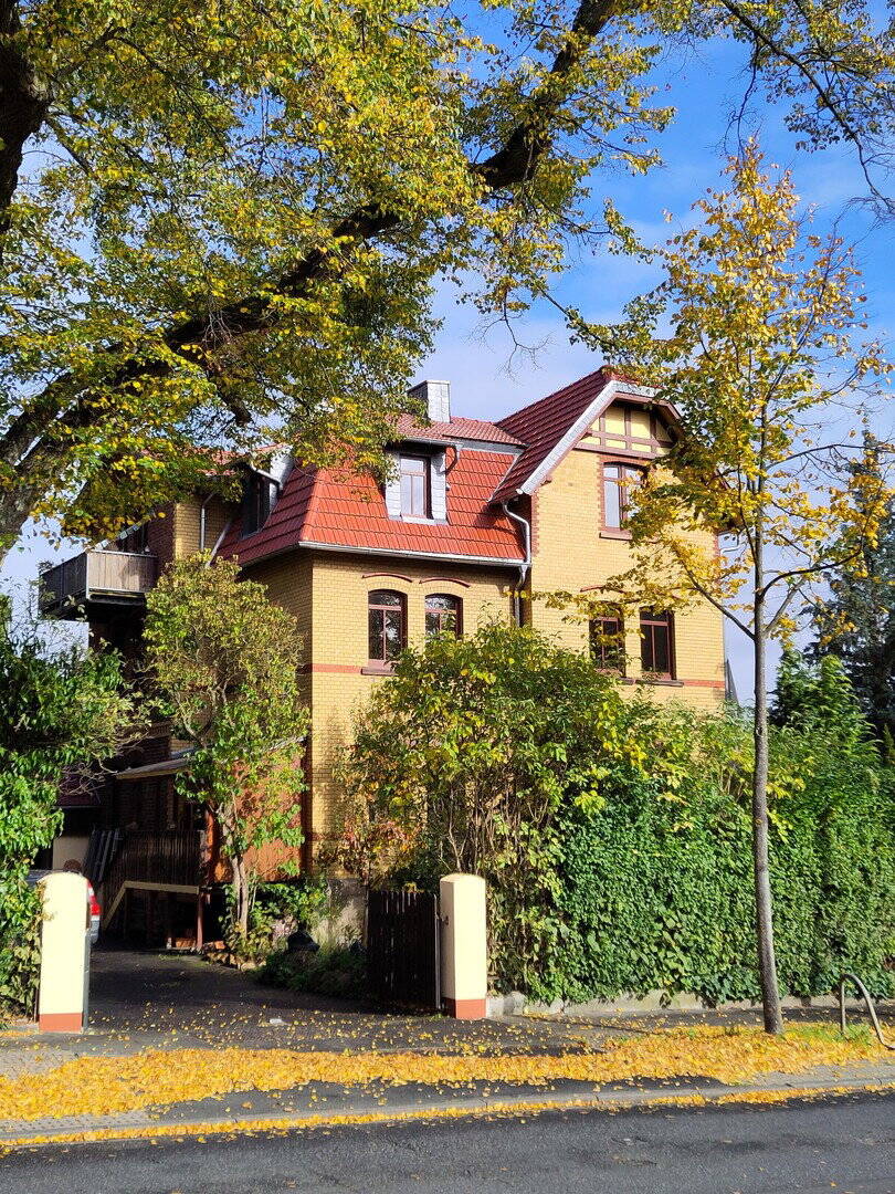 Einmaliges Ensemble aus historischer Villa und Nebengebäude