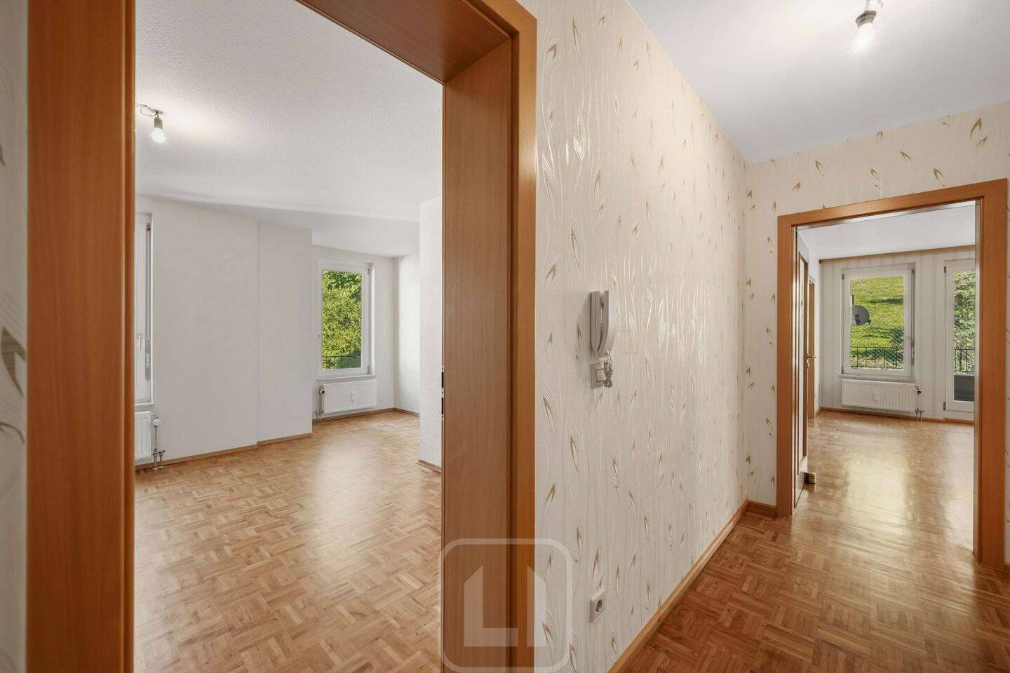 Eindrucksvolles Wohnensemble | Hochwertige 5-Zimmer-Wohnung | EBK & Lift | Balkon | Garage – Pforzheim – Vorschaubild 3