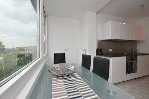 Schicke, modern möblierte Wohnung Klimaanlage und tollem Blick in Stuttgart Mitte – 70190 Stuttgart – Vorschaubild 3