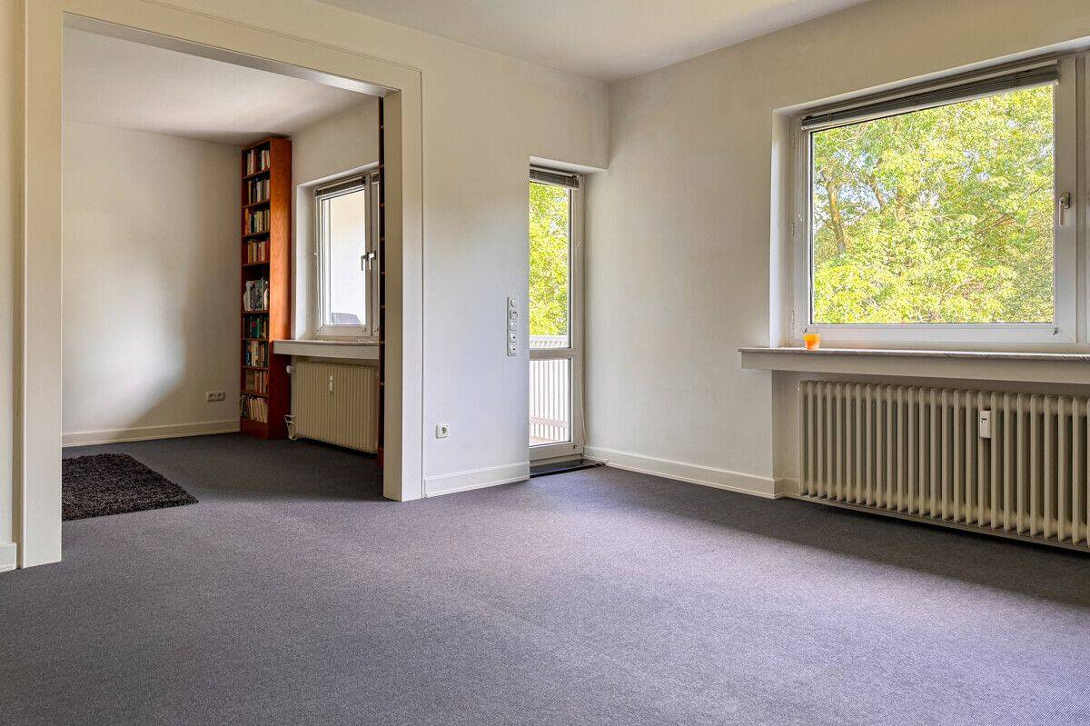 Schwachhausen-Gete: 2,5 Zimmer Wohnung mit Extras, Gemeinschaftsgarten sowie Balkon in ruhiger Lage – 28211 Bremen – Bild 1 von 9