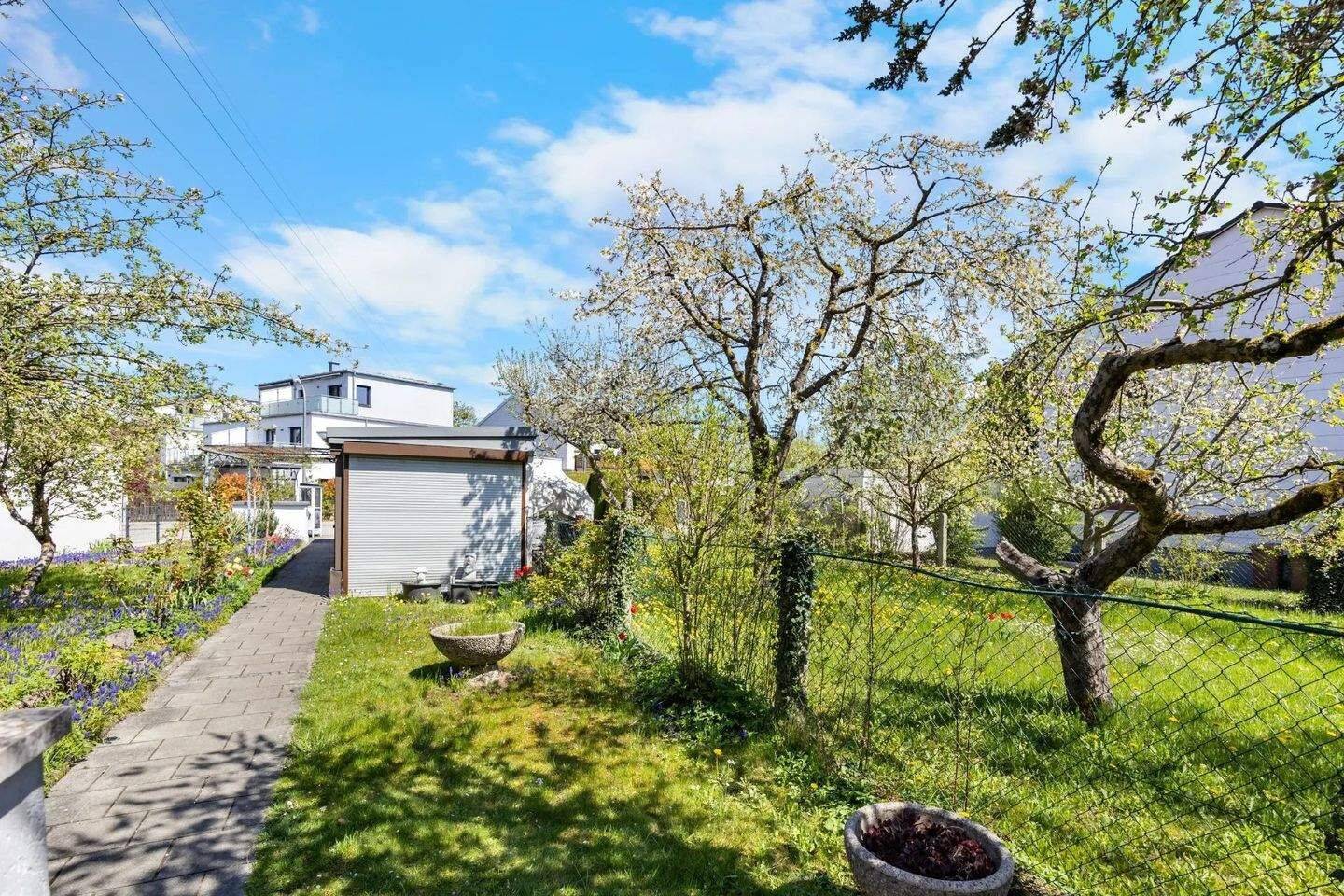 ROGERS: Untermenzing: Sonniges Grundstück in ruhiger Anliegerstraße – München – Vorschaubild 9