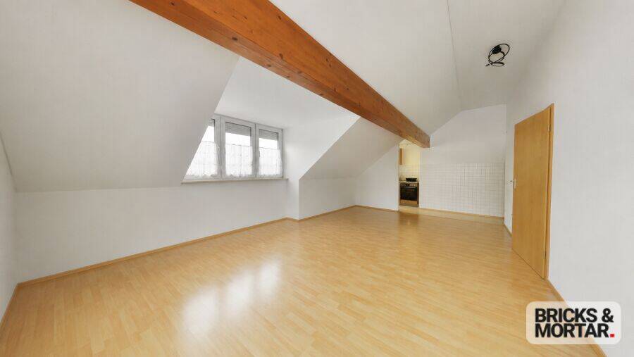TOP-gepflegte Dachgeschosswohnung mit TG-Stellplatz zum Selbstbezug oder Kapitalanlage – Augsburg – Vorschaubild 3