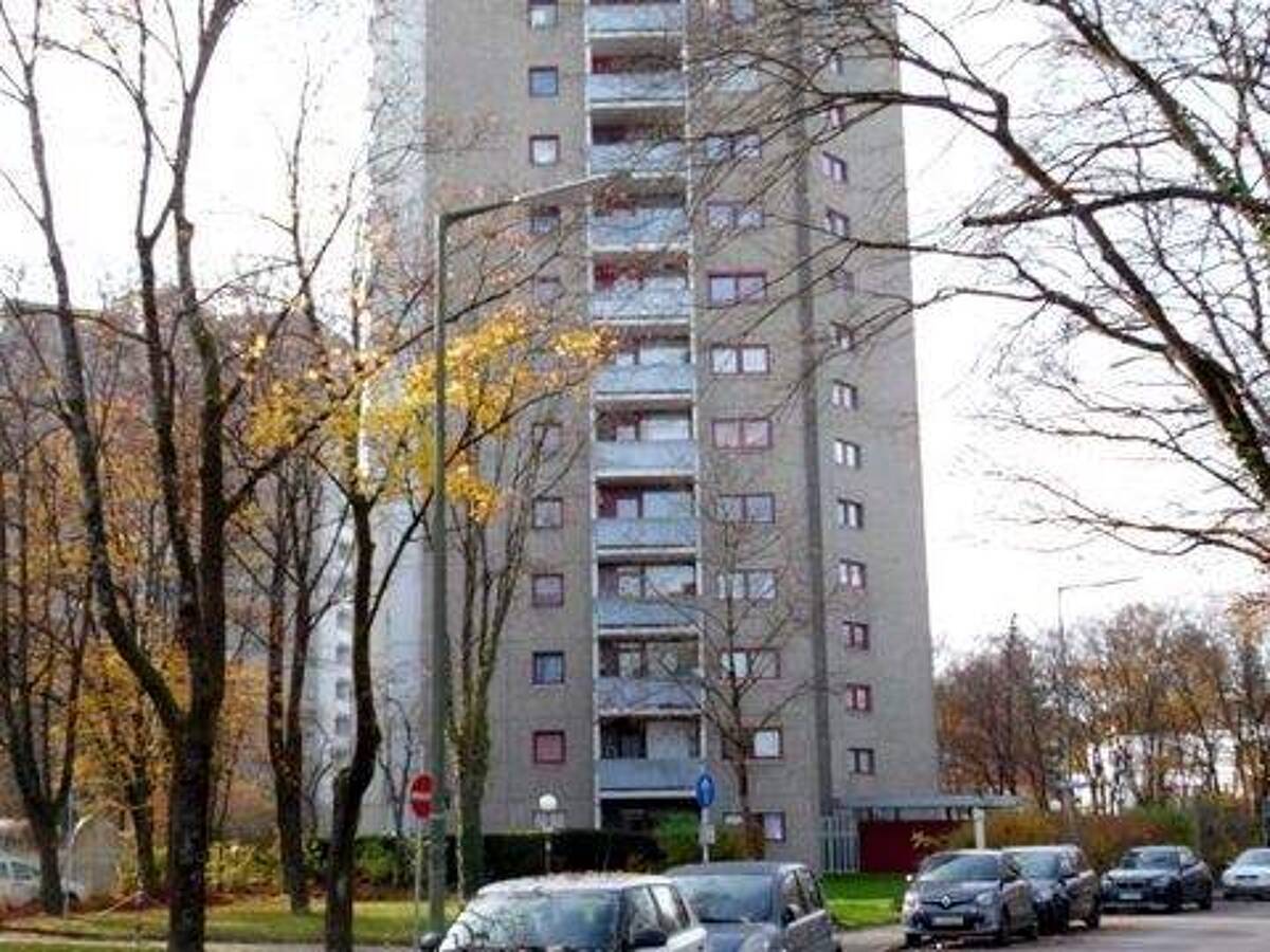 Freiwerdende sonnige 3 Zimmerwohnung mit 2 Balkone – 81379 München – Bild 1 von 9