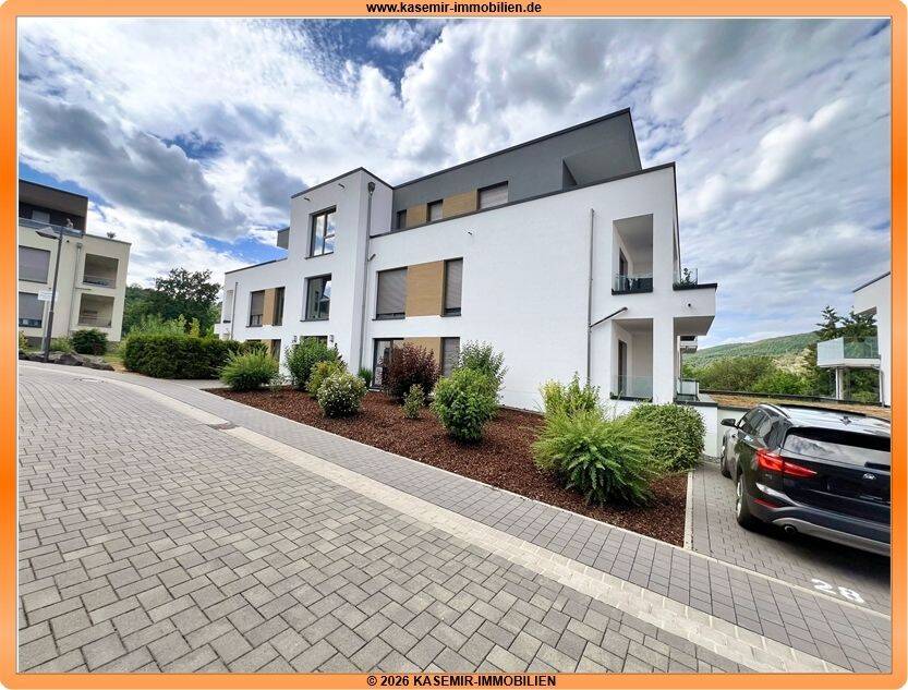 Exklusives Wohnen mit Rheinblick: Barrierefreie 3-ZKB-Luxuswohnung mit zwei Terrassen & Tiefgarage