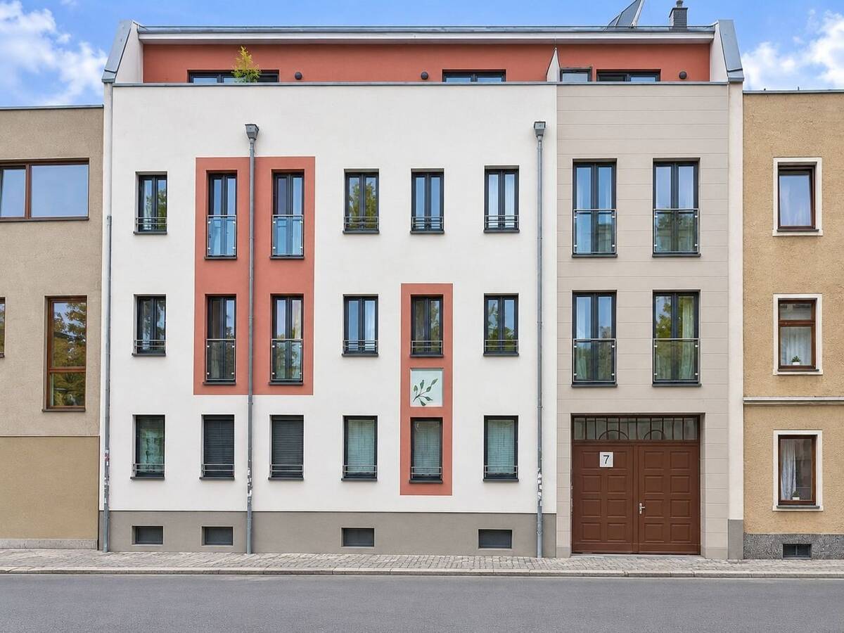 Top sanierte 4-Zimmer-Maisonette mit Loggia & Dachterrasse in Leipzig-Lindenau (KfW 115) – 4177 Leipzig – Bild 1 von 9
