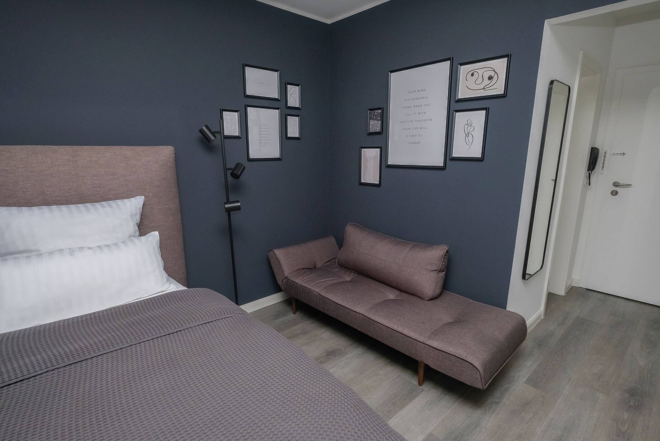 Port 1 - Exklusives City Apartment – Bremerhaven – Bild 1 von 9