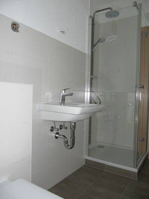 Schöne Dachgeschoss-Wohnung in bester Citylage – 8209 Auerbach – Vorschaubild 2
