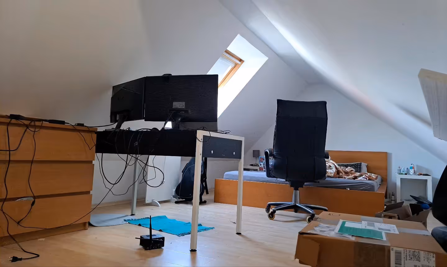 Sonnige, möblierte Loftwohnung (70 m²) mit Balkon ab Mai – Düsseldorf – Vorschaubild 5