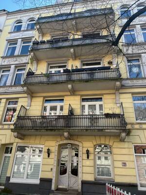 Freie 2-Zimmer-Dachgeschoss-Altbau-Wohnung, Eilbek, Nähe S-Bahn