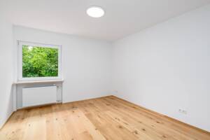 Provisionsfrei: Helle, neue 3-Zimmer-Wohnung mit Sonnenbalkon in ruhiger Grünlage – 81927 München – Vorschaubild 5