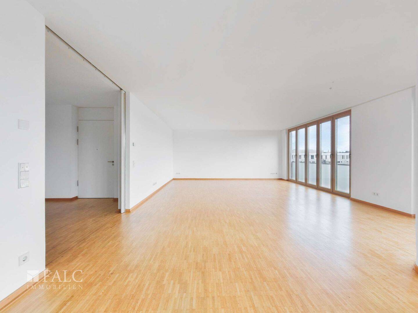Wohnen über den Dächern Düsseldorfs - 124 m² Wohnkomfort mit Dachterrasse – Düsseldorf – Vorschaubild 2