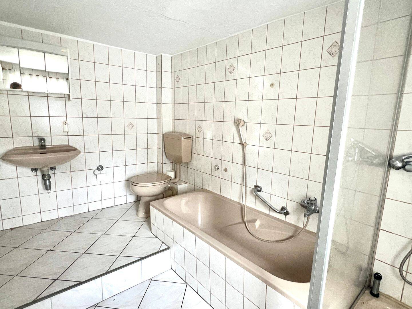 Raum für Visionen - Einfamilienhaus mit vielseitigen Möglichkeiten – Großschirma – Vorschaubild 4