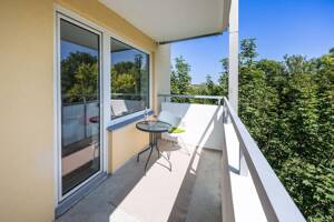 Sofort einziehen & wohlfühlen: Sanierte 1,5-Zimmer-Wohnung mit Balkon in Bogenhausen – 81927 München – Vorschaubild 2