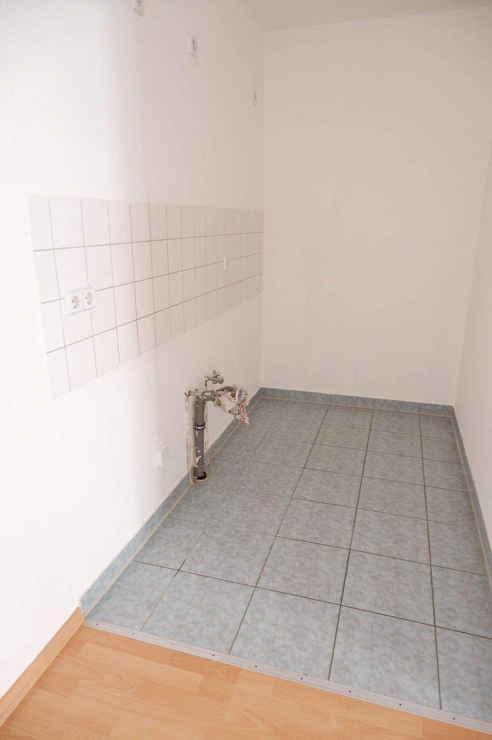 TOP Wohnung - Laminat - Bad mit Fenster / frei ab 1.6.26 – Chemnitz – Vorschaubild 8