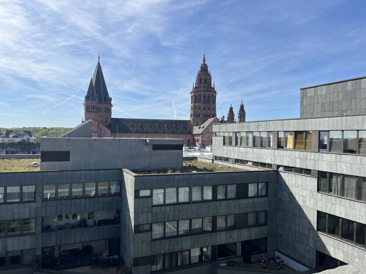Altstadt: Drei Zimmerwohnung mit Top-Blick auf den Dom! – 55116 Mainz – Bild 1 von 9