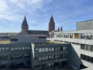 Altstadt: Drei Zimmerwohnung mit Top-Blick auf den Dom!