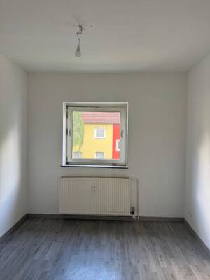 Hell, geräumig, einladend - 4-Zimmer im 1. Obergeschoss – 38229 Salzgitter – Vorschaubild 3