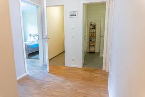 Neuwertiges Apartment am Mittelkanal und fußläufig zur S-Bahn mit Tiefgaragenstellplatz – 20097 Hamburg – Vorschaubild 2