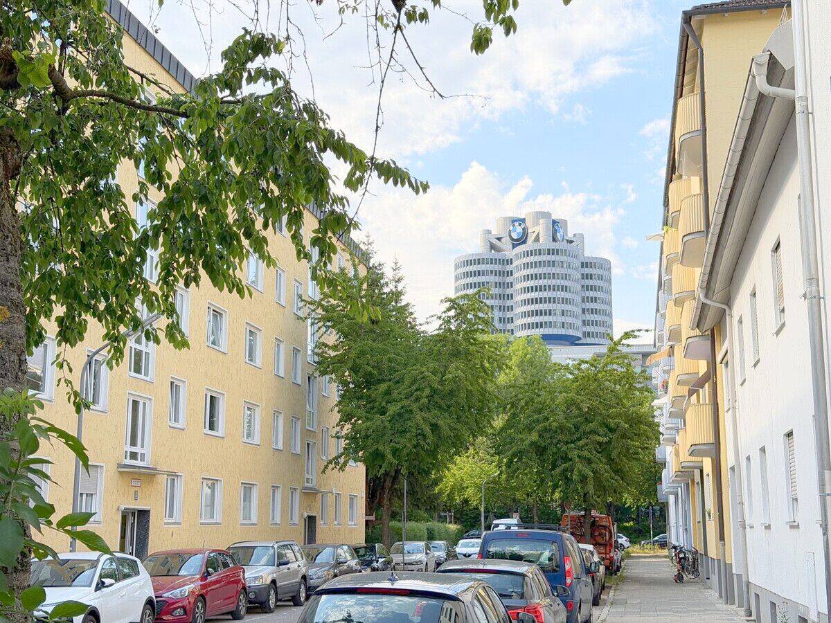 Ruhige Lage am Olympiapark und BMW ! Renovierte 2 Zimmer-Wohnung mit Süd-Balkon in Schwabing-West – München – Vorschaubild 7