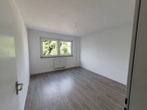Familienfreundliche 3- Zimmer-Wohnung mit Balkon! – 45277 Essen – Vorschaubild 2