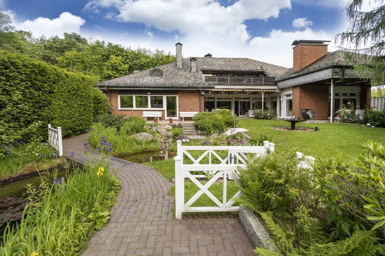 Exklusives Mehrgenerationenhaus mit 3 Wohneinheiten (235 m²/167 m²/75 m²) direkt am Fleyer Wald – Hagen – Bild 1 von 9