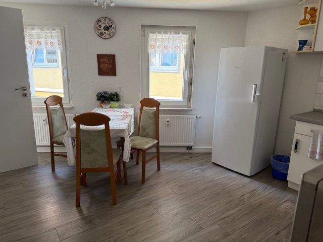 Charmantes Zweifamilienhaus mit Dachterrasse und vermieteter Einliegerwohnung in Gößnitz – Gößnitz – Vorschaubild 6