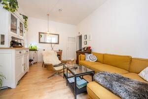 Provisionsfrei! Charmante vermietete 2-Zimmer-Altbau-Wohnung (ca.51 m²)+Balkon in der Südweststadt – 76137 Karlsruhe – Vorschaubild 2