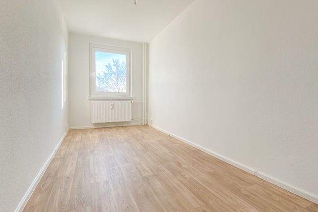 Komfortabel wohnen: Erstbezug mit Balkon, hellen Räumen und hochwertigem Bodenbelag – Chemnitz – Vorschaubild 8