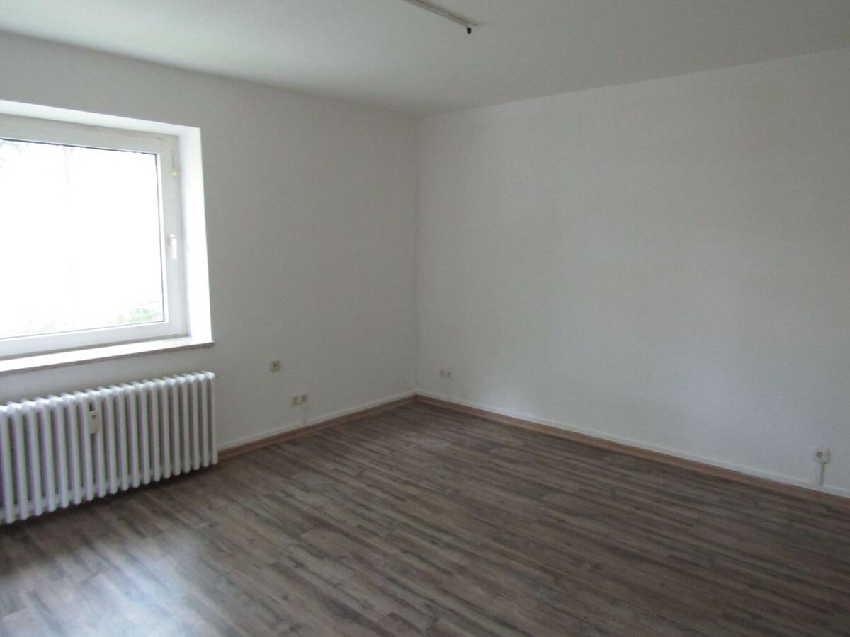 schöne 2 1/2- Zimmerwohnung mit Vollbad in Oldenburg in Holstein – 23758 Oldenburg in Holstein – Bild 1 von 9