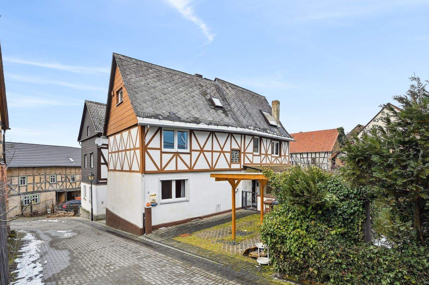 Charmantes Einfamilienhaus in Löhnberg-Selters! – Löhnberg – Bild 1 von 9