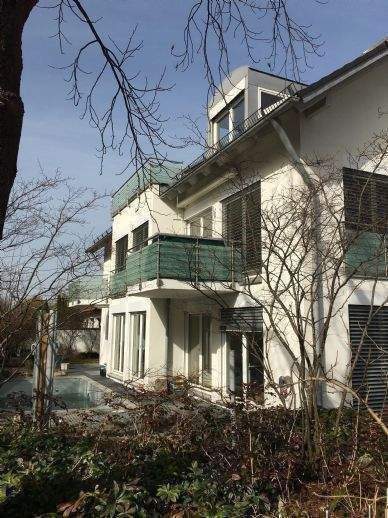 Helle, ruhige 3-Zi-Wohnung im 1.OG mit EBK, 2 Bäder und 2 große Balkone! Direkt am Park! – München – Vorschaubild 2