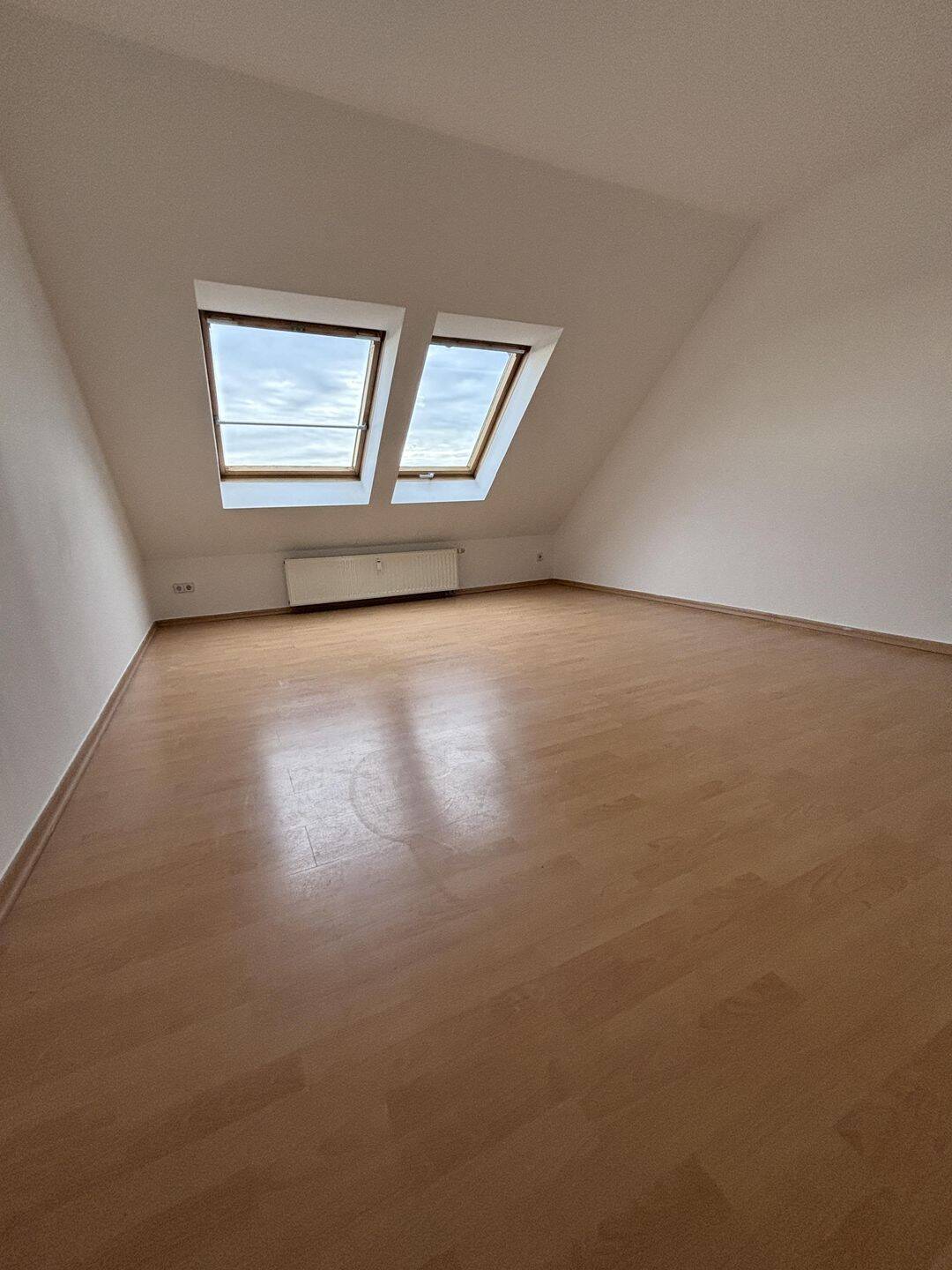 ruhige Seitenstraße auf dem Kaßberg, großer Innenhof, mit Balkon – Chemnitz – Vorschaubild 6