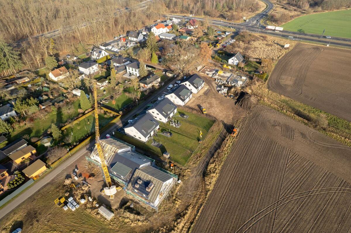 NEUBAU 2026 I Premium-Reihenhaus mit großem Garten & Miele-Geräte I 124qm I Erstbezug I – 14476 Potsdam – Bild 1 von 9