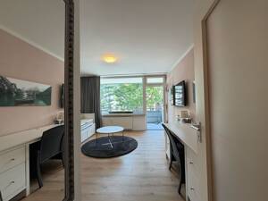 MODERNES CITY-STUDIO IN CHARLOTTENBURG - RUHIGE HOFLAGE, WEST-BALKON & SICHERE TIEFGARAGE (OPT.)! – 10627 Berlin – Vorschaubild 1
