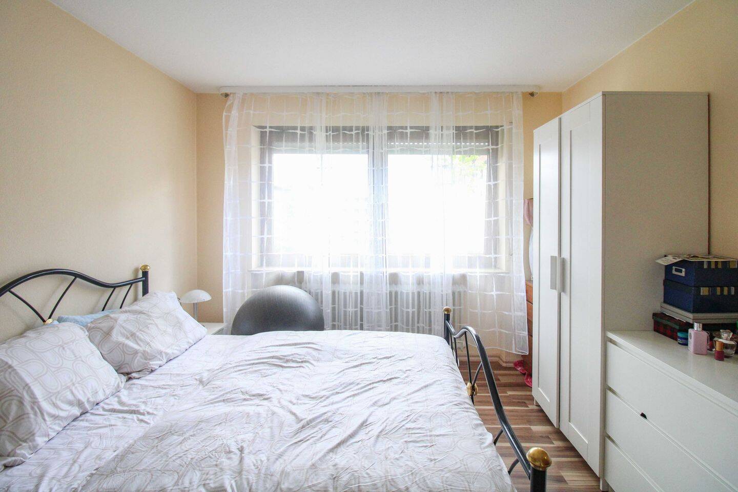 Ruhig & zentrumsnah: Charmante 3,5-Zimmer-Wohnung mit Südbalkon und Garage in Waiblingen – Waiblingen – Vorschaubild 4