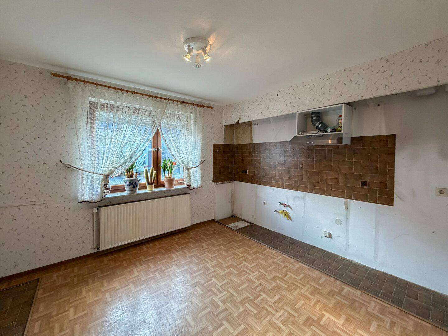 **PREISREDUZIERUNG** Gemütliches Einfamilienhaus mit toller Weitsicht über das Siegtal in beliebter Wohnlage! – Wissen – Vorschaubild 8