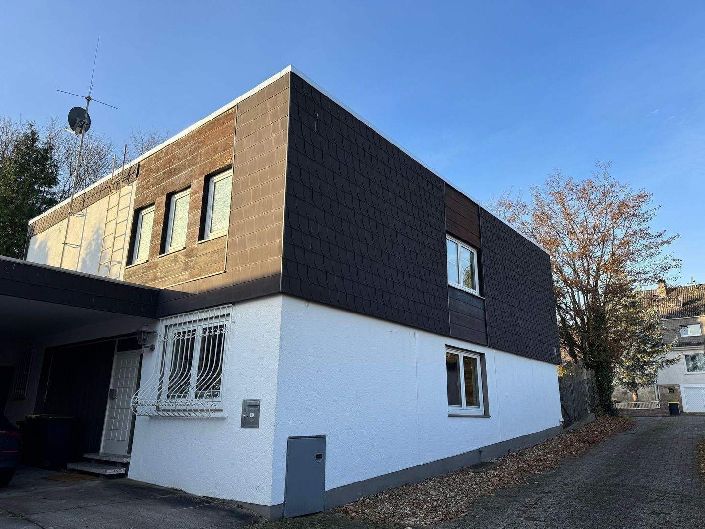 Freistehendes Einfamilienhaus! Top Lage! Unweit vom Schloss Wilhelmshöhe und dem Habichtswald! – Kassel – Bild 1 von 9