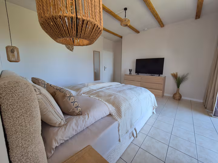 2 Zimmer Wohnung mit Einbauküche und Balkon in Hannover – Hannover – Vorschaubild 2